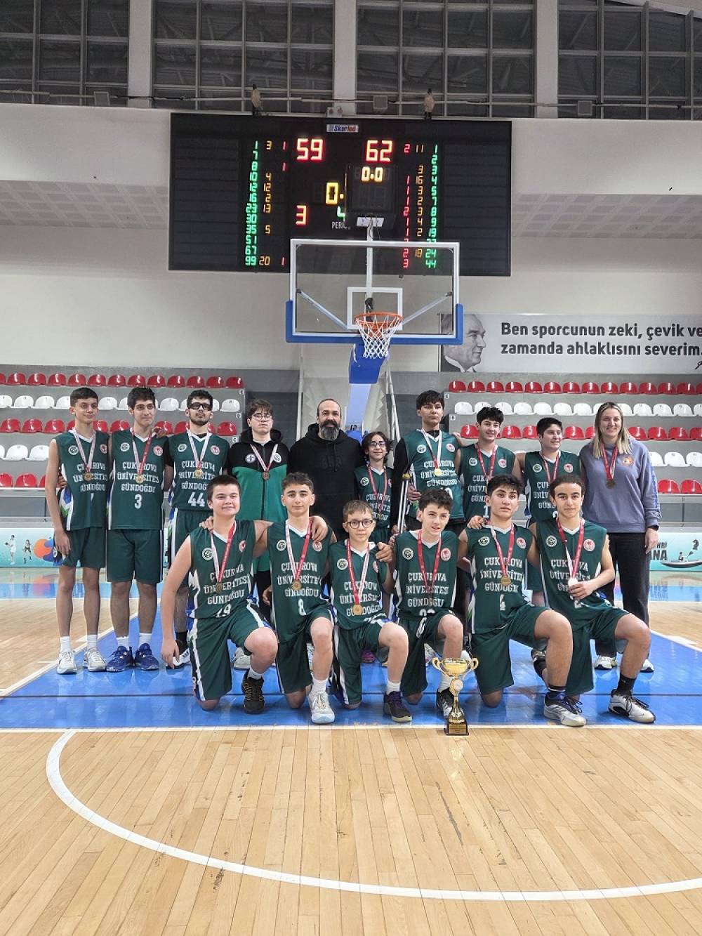  Çukurova Üniversitesi U-14 Erkek Basketbol Takımı Namağlup Şampiyon Oldu 
