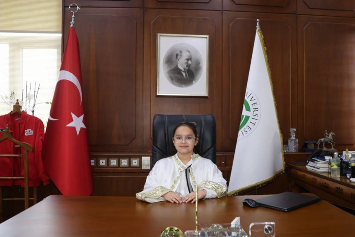 Çukurova Üniversitesinde 23 Nisan Coşkusu: Minik Rektör Göreve Geldi